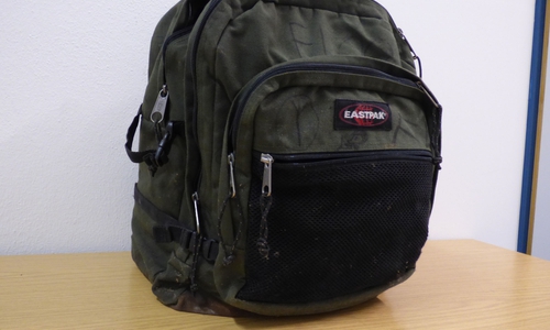 Diesen Rucksack fand die Polizei in der Nähe des Tatortes. Foto: Polizei Wolfsburg