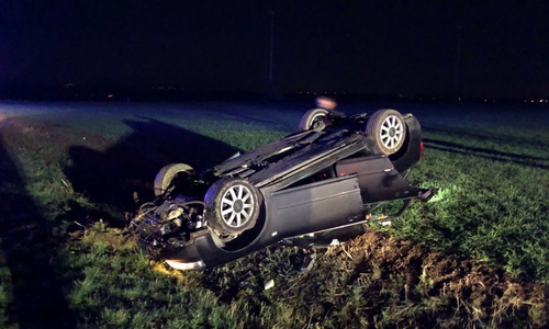 Das Auto des 31-Jährigen hatte sich überschlagen. Foto: FFW Hohenhameln 