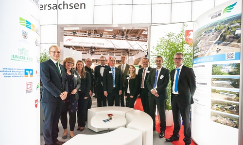 Präsente Vertreter aus dem Kreis der Finanzierungspartner zur Teilnahme an der ExpoReal 2017 von links: Jobst Junicke, Junicke & Co. OHG, Britta Schweigel, Berg- und Universitätsstadt Clausthal-Zellerfeld, Vanessa Grond, WiReGo, Dirk Becker, Stadt Goslar, Julius Junicke, Junicke & Co. OHG, Dr. Jörg Aßmann, WiReGo, Christian A. Grell, Sparkasse Hildesheim Goslar Peine, Katrin Madeiski, WiReGo, Andreas Wobst, Volksbank eG, Thomas Beckröge, Stadt Bad Harzburg, Mark Zimmermann, Sparkasse Hildesheim Goslar Peine. Foto: WiReGo