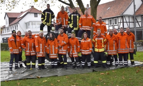 Insgesamt 21 Mitglieder der Feuerwehren nahmen an der Ausbildung teil. Fotos: D. Bialojahn