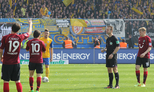 Ein Bundesliga Schiedsrichter den man nicht vergisst: Peter Gagelmann. Foto: Frank Vollmer
