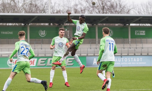 Der VfL Wolfsburg U19 feierte einen klaren Heimerfolg gegen Nienburg. Foto: Jan F. Helbig/PresseBlen.de/Archiv