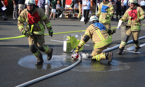 In den Wettkämpfen gaben die Kameraden was sie konnten. Hier der Löschangriff. Fotos: Kreisfeuerwehrverband Helmstedt, Andreas Meißner