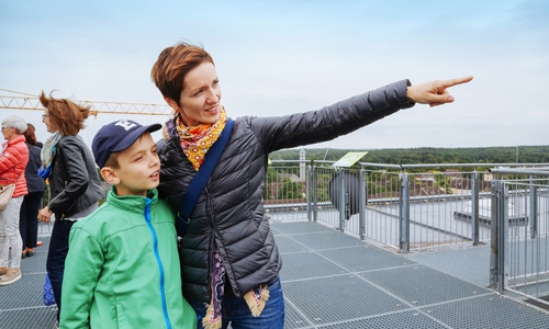Die Rathausdachführung lädt zum Staunen ein. Foto: Janina Snatzke