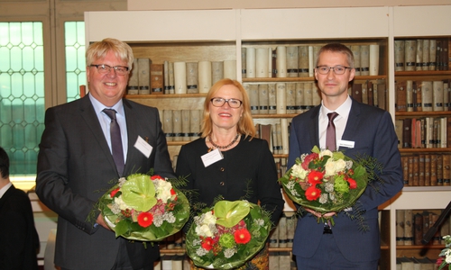 v.l. Gerald Witt, Bärbel Höltzen-Schoh und Ulf Steinmann. Foto: Agentur für Arbeit