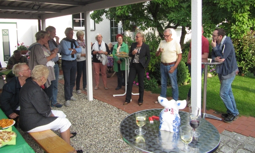 Das Weinfest fand in Anwesenheit der Landtagskandidatin der SPD, Dunja Kreiser, statt. Foto: SPD