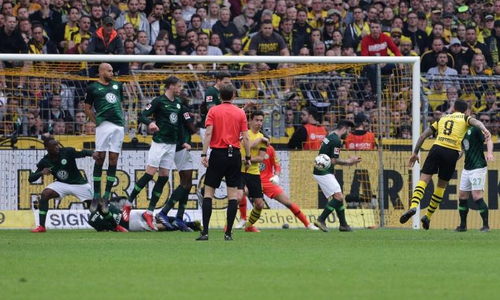Paco Alcacer mit dem 1:0 für Borussia Dortmund. Foto: imago

