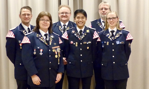 Björn Bühnert, Heike Tomalik, Torsten Sippel, Duc Nguyen, Dieter Tomalik und Maren Tacke (v. li.). Foto: Spielmannszug Vöhrum

 