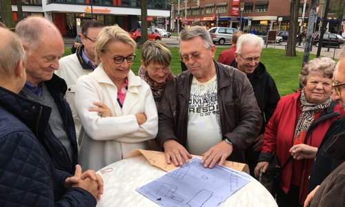 Zirka 60 Bürgerinnen und Bürger kamen der Einladung der Anwohner-Initiative zum gemeinsamen Gedankenaustausch nach. Fotos: Marian Hackert