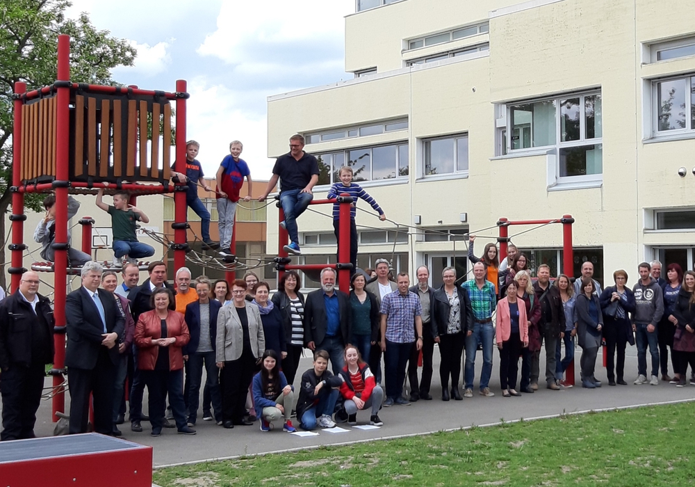 Außenanlagen der Heinrich-Nordhoff-Gesamtschule aufgewertet ...