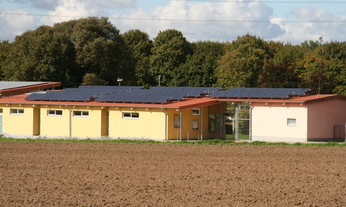 Die solarbeheizte Warmwasseranlage sorgt für wärmeres Wasser im Freibad am Elm. Foto Diethelm Krause-Hotopp