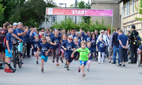 Groß und Klein nahmen am Inklusionslauf im letzten Jahr teil. Foto: Bernhard Janitschke