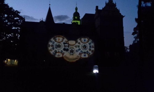 Das Schloss verwandelt sich in einen riesigen Spielautomaten. Foto: Stadt Wolfsburg