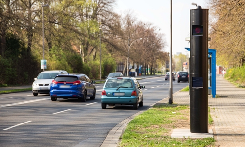 Nach einem Vorschlag der Verwaltung sollen auch in Braunschweig bald solche Blitzersäulen stehen. Foto: Rudolf Karliczek