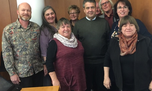 Im Berliner Reichstag begrüßte Sigmar Gabriel die Schöppenstedter
SPD-Delegation und informierte über aktuelle politische Themen. Foto: Andrea Föniger 