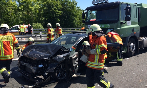 Auf der A391 kam es gegen 13:00 Uhr zu einem schweren Verkehrsunfall. Foto: Benjamin Müller