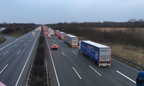 Im Vorjahresvergleich stieg die Staulänge im Norden um rund 6.500 Kilometer. Symbolfoto: aktuell24