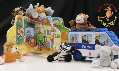 Jeden ersten Mittwoch im Monat treffen sich Familien mit kleinen Kindern bis drei Jahre in der Stadtbücherei, um gemeinsam neue Lieder, Fingerspiele und die bunte Welt der Bilderbücher zu entdecken. Foto: Stadt Wolfenbüttel