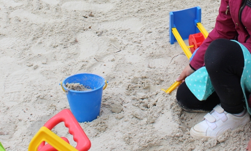 Insbesondere für kleinere Kinder fehlt es nach Ansicht der SPD an Spielgeräten. Symbolfoto: regionalHeute.de
