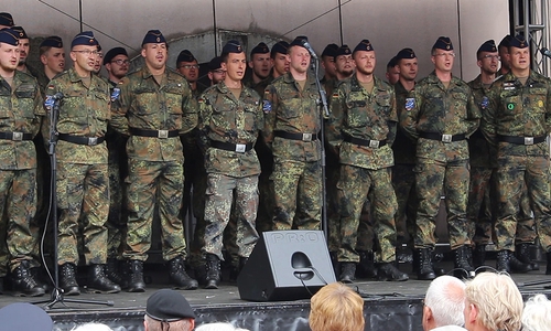 Das traditionelle Wettsingen gehört beim „Gifhorn-Tag" dazu. Foto/Video: Jan Weber.