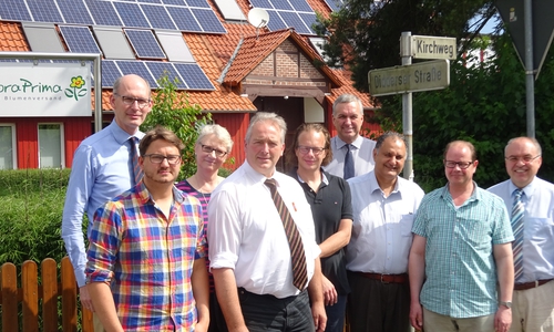 Beim Besuch des weltweiten Blumenversenders am 24. Juni 2016, der auf Initiative des CDU- Landesverbandes Braunschweig stattfand, forderte dessen Vorsitzender Frank Oesterhelweg „Leute, die kreative Ideen haben, mehr zu unterstützen. Foto: 