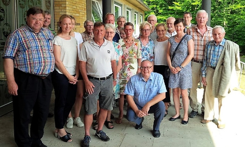 Die Besuchergruppe des CDU-Stadtverbandes freute sich auf die Führung mit Dr. Brage bei Der Wieden (3. v. r.). Foto: Staatsarchiv