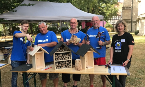 BAC-Boxer (v.l.): Marvin Menzel, Ulrich Hackbarth, Frank Eggers, Thomas Mihatsch, Naturschutzbund: Andrea Onkes. Foto: Freiwilligenagentur Jugend-Soziales-Sport e.V.