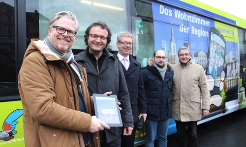 Björn Reckewell, Abteilungsleiter Tourismus und Einzelhandelsentwicklung der Stadt, Cartoonist Tobias Wagner, Axel Gierga, Geschäftsführer der KVG mbH Braunschweig, Sebastian Kirchner, Veranstaltungsmanagement der Stadt und Bürgermeister Thomas Pink. Fotos: Marian Hackert
