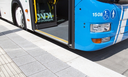Hier ein Kasseler Bord in Braunschweig - dort sind bereits viele Haltestellen umgebaut worden. Foto: KVG Braunschweig
