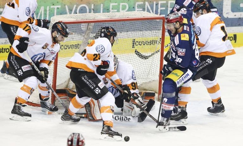 Die Partie gipfelte in dramatischen Schlussminuten. Foto: imago/Contrast