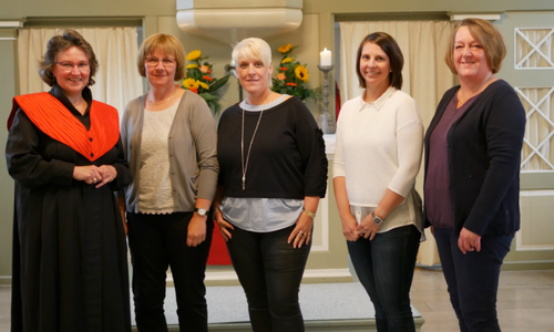 Pastorin Katharina Pultke, Steffi Bußmann, Katrin Frank, Daniela Kraus, Ute Eggert, Sabrina Mittendorf (nicht mit im Bild). Foto: Kirchenvorstand Leinde