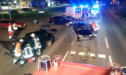 Bei diesem Verkehrsunfall hat es leider ordentlich gekracht. Fotos: Feuerwehr Hohenhameln, Sebastian Haupt