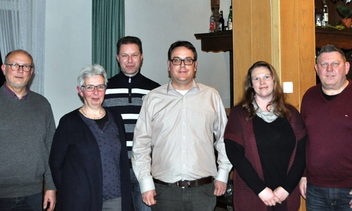 Joachim Tappe, Schriftführer; Sabine Tappe, Kassenwart; Thomas Znamienczykow, Beisitzer; Manuel Manytsch, 1. Vorsitzender; Heike Stiller, Beisitzerin; Klaus-Werner Fricke, Beisitzer und 1. Vorsitzender Trägerverein; es fehlt der 2. Vorsitzende Steven Wrackmeyer. Foto: Jürgen Damm