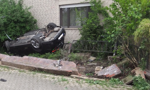 Zur Unfallursache ist noch nichts bekannt. Fotos: Feuerwehr Schöppenstedt 