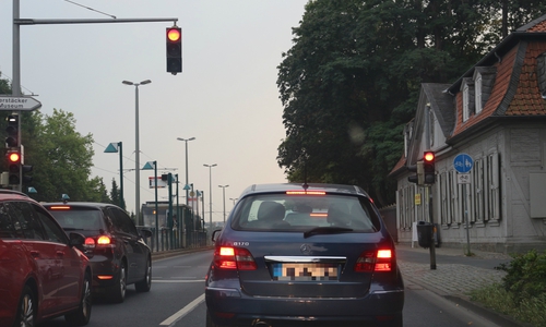 Der Verkehr auf der Wolfenbütteler Straße sorgt für Unmut der Anwohner. Foto: Robert Braumann
