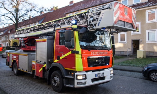 Die Drehleiter konnte ohne Einsatz wieder fahren. Foto: Rudolf Karliczek