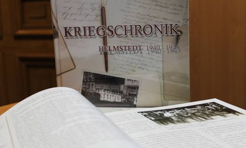 In mühevoller Arbeit wurde die Kriegschronik zusammengestellt. Foto: Stadt Helmstedt