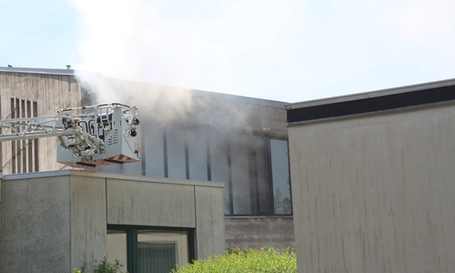 Starke Rauchentwicklung beim Feuer in der Christopheruskirche. Foto: Andreas Meißner Kreisfeuerwehrpressesprecher Nord