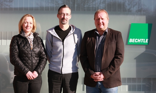 Arbeitsvermittlerin Sandra Peine, Fachinformatiker Holger Rummel und sein Chef Michael Görling (v. li.).
Foto: Gunther Bölke Bechtle GmbH