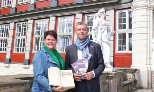 Dr. Sandra Donner, Museumsleiterin Schloss Wolfenbüttel und Prof. Dr. Matthias Steinbach vom Historischen Seminar der TU Braunschweig. Foto: Jan Borner