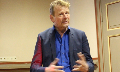 Helmut Borrmann, der Leiter der Stadtplanung stand beim Bürgerdialog Rede und Antwort. Fotos: Frederick Becker