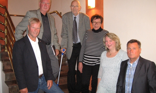 Neuer Vorstand des Kiwanis-Club. Von links: Eckhard Meyne (Vorstand elect 2016/2017), Hans-Jürgen Braun ( Club-Präsident 2015/2016), Hans-Jörg Raßloff (Schatzmeister), Almuth Ottmer (Vorstand elect 2016/2017), Catja Croneberg (Past-Präsidentin), Bernhard Bolien (Club-Sekretär). Es fehlen: Gerhard Müller (Chairman Activity) und Jörg Liedtke (Chairman Internet). Foto: Privat