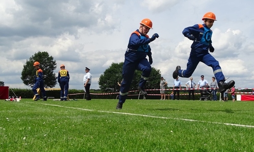 Bei den Wettkämpfen wurde sich am Sonntag nichts geschenkt. Fotos: Kreisfeuerwehr Pressestelle, Tobias Nadjib