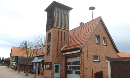 In Klein Flöthe soll eine neue Feuerwehrwache für über 700.000 Euro gebaut werden. Foto: Anke Donner 