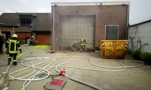 Die Feuerwehr hatte die Lage schnell im Griff. Fotos: Gemeindefeuerwehr Lehre