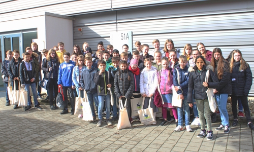 45 Schülerinnen und Schüler warfen einen Blick hinter die Kulissen des Städtischen Klinikums. Fotos: Städtisches Klinikum