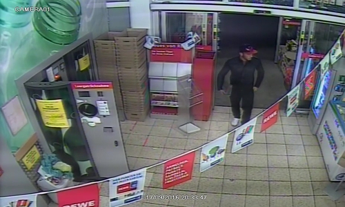 Fotoaufnahme des Täters. Foto: Polizei Peine.