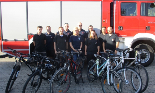 Das Feuerwehrteam beteiligt sich am Stadtradeln. Fotos: Stadt Wolfsburg