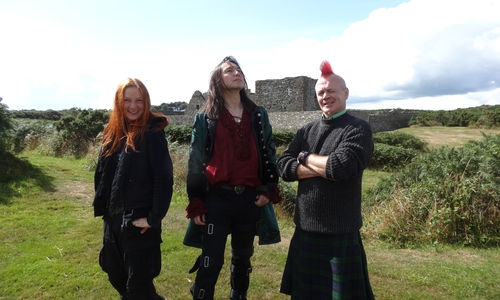 Larkin, ein Geheimtipp der Folkszene, werden im Irish-Pub mit viel Spaß, Energie und Humor irische Musik zelebrieren. Foto: Blues Agency-Veranstaltungen