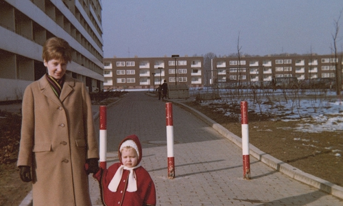 Stufenhochhaus und Umgebung, zeitgenössische Aufnahme. Foto: Privat